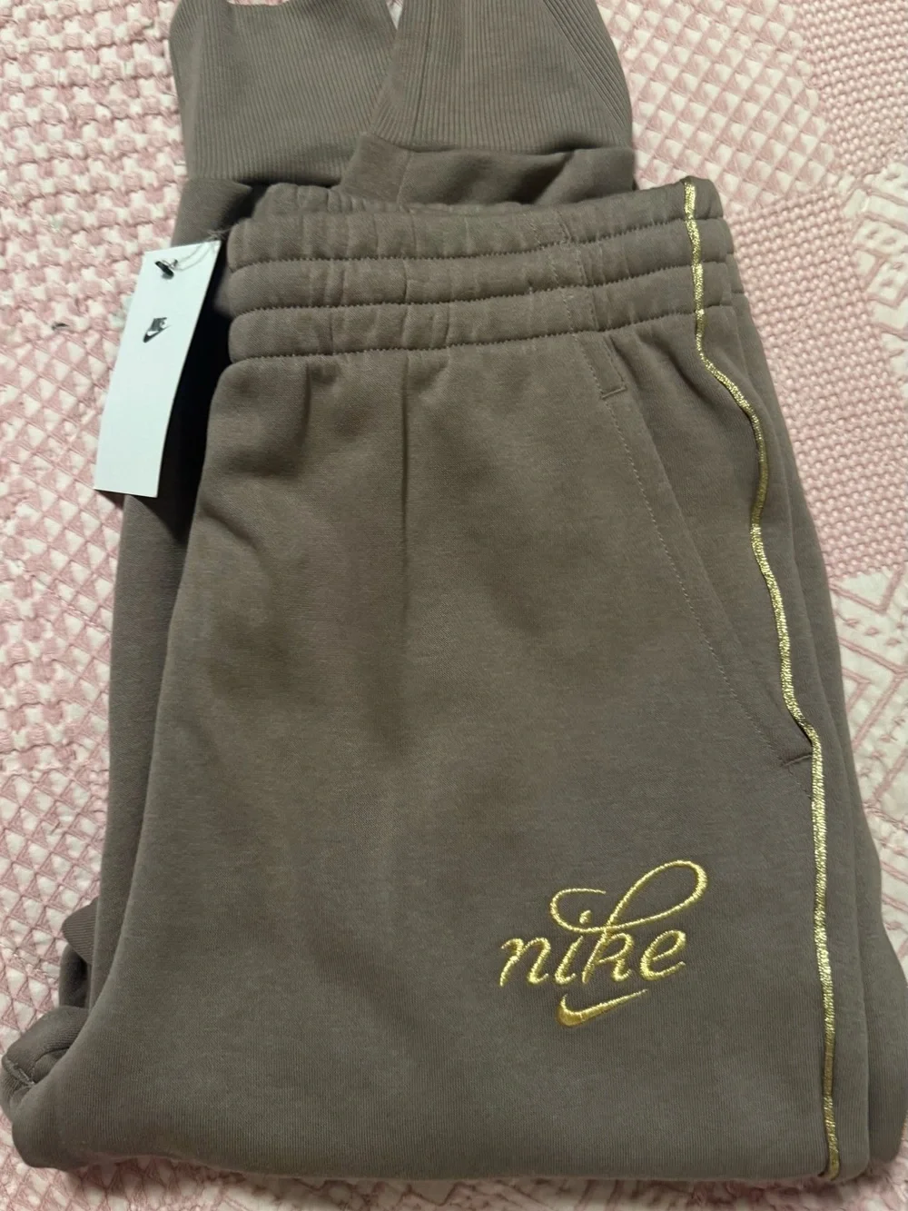 Girls Nike Club Fleece Joggers Brown Size XL NWT Athletic Pants Sweatpants